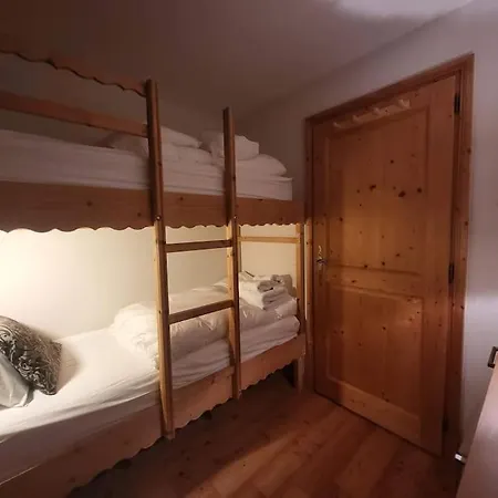 A1/2, 3 Bedroom Next To The Lift *