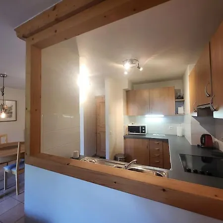 A1/2, 3 Bedroom Next To The Lift Apartment *