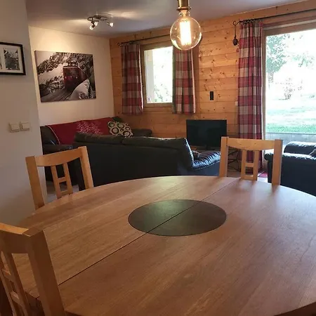 A1/2, 3 Bedroom Next To The Lift * Samoens