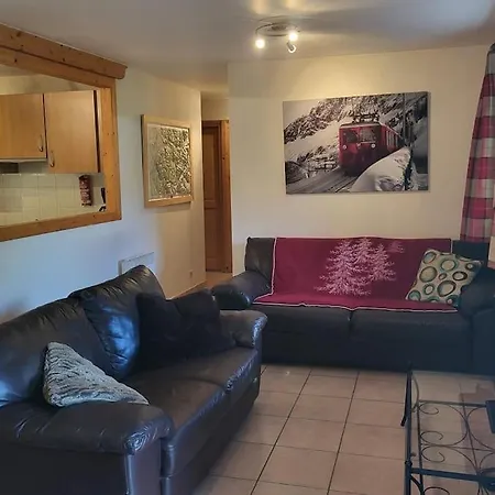 A1/2, 3 Bedroom Next To The Lift Apartment *