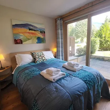 A1/2, 3 Bedroom Next To The Lift Apartment *